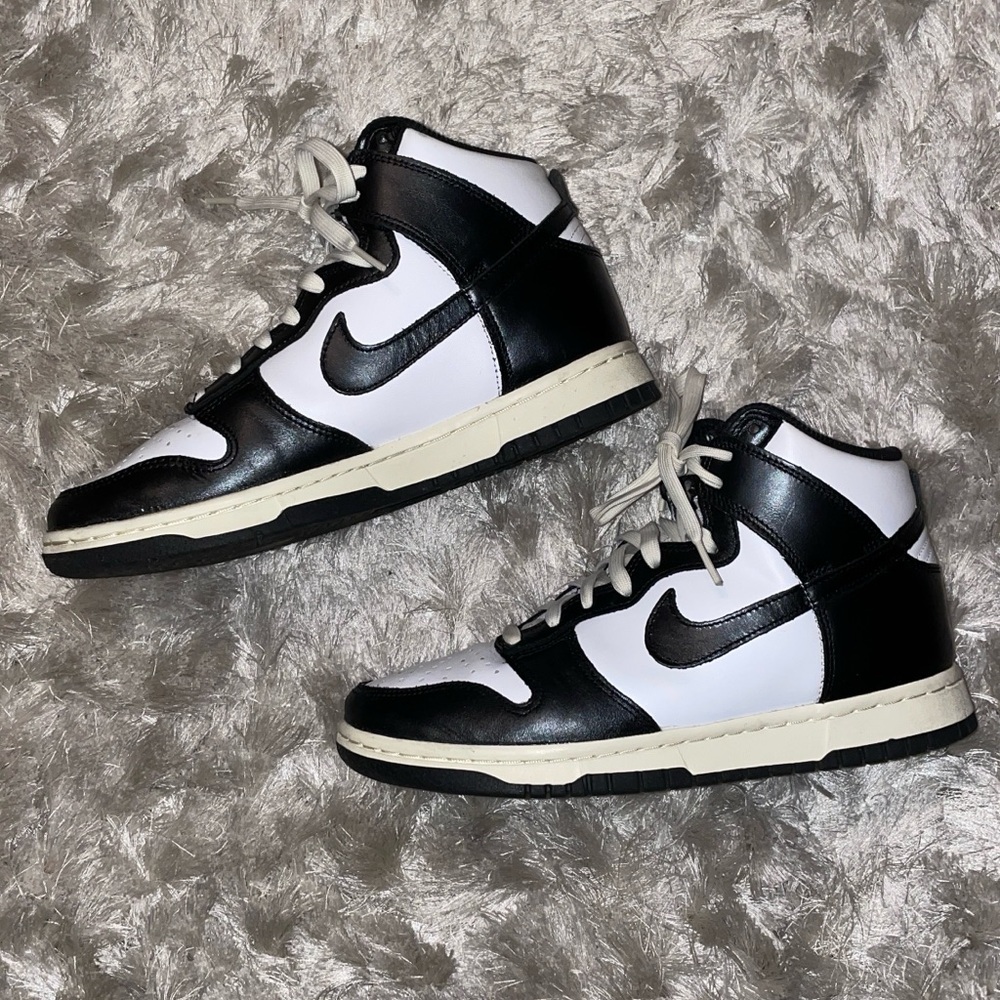 “Vintage Black” Nike High-Top Dunks